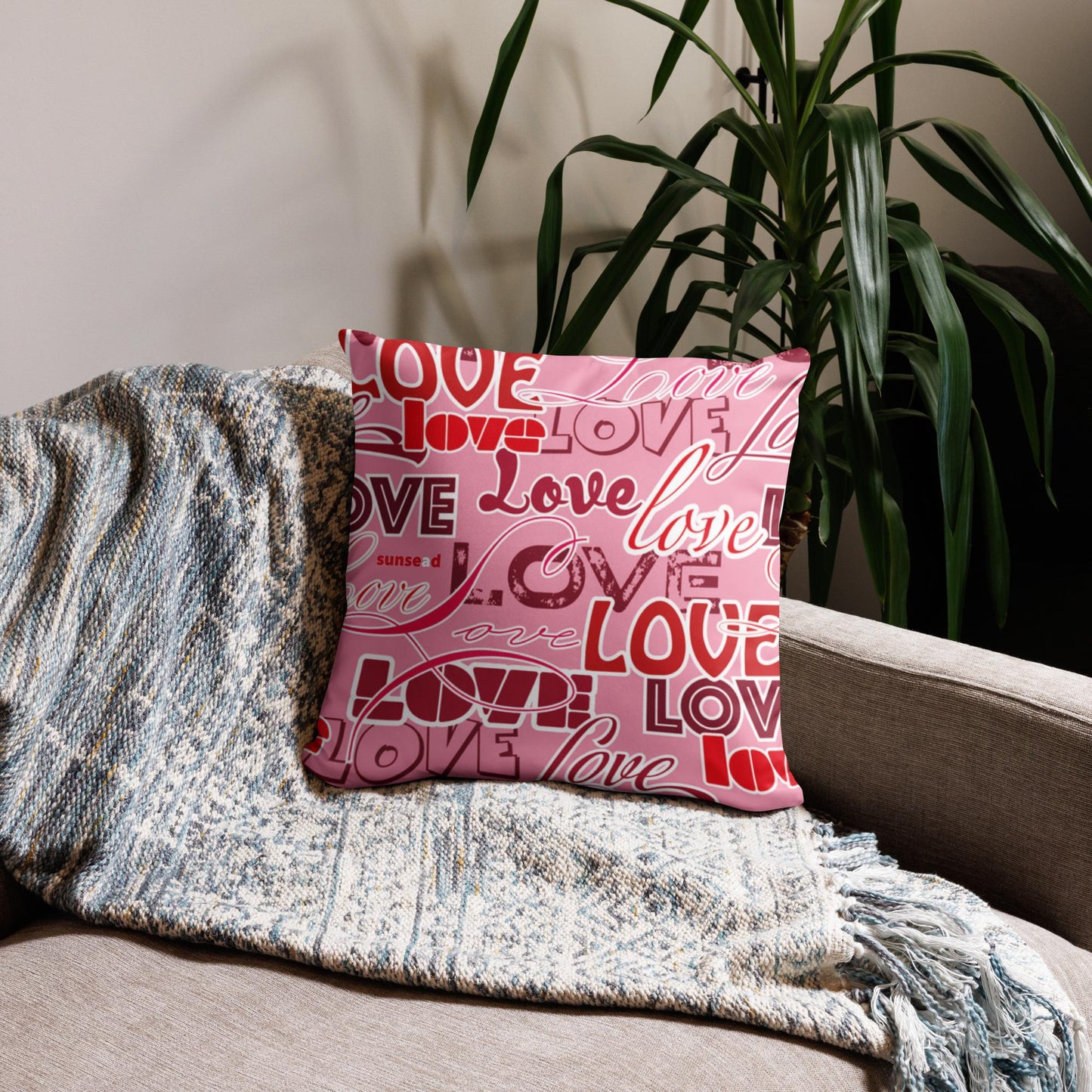 Basic Pillow - LOVE LOVE